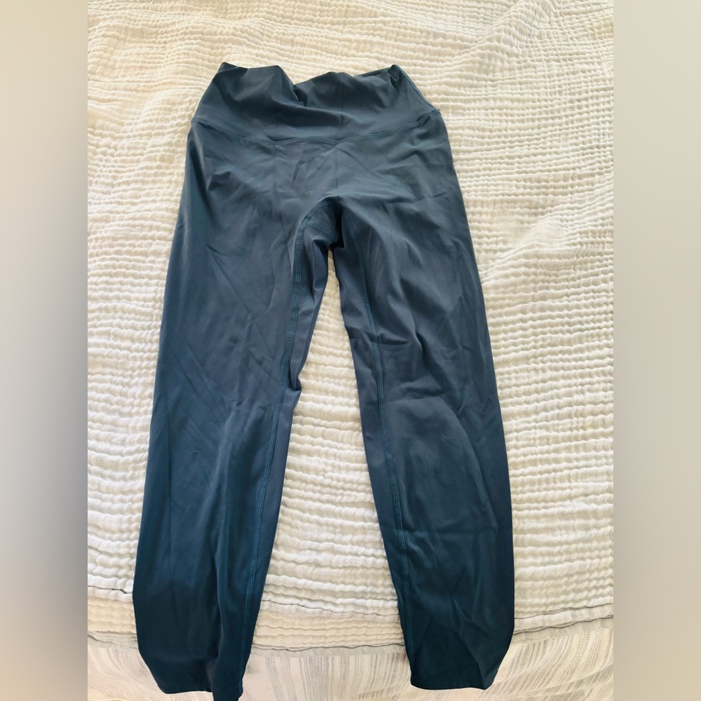 Blue 3/4 length lululemon leggings